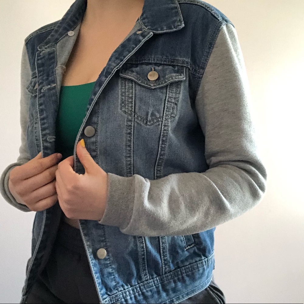Jean jacket with jersey sleeves